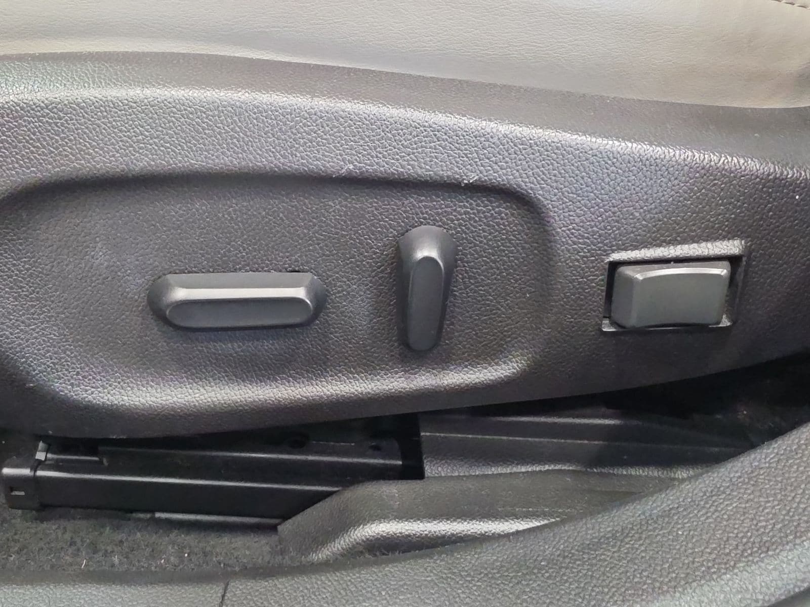 Thumbnail: 2016 Buick Verano - 17