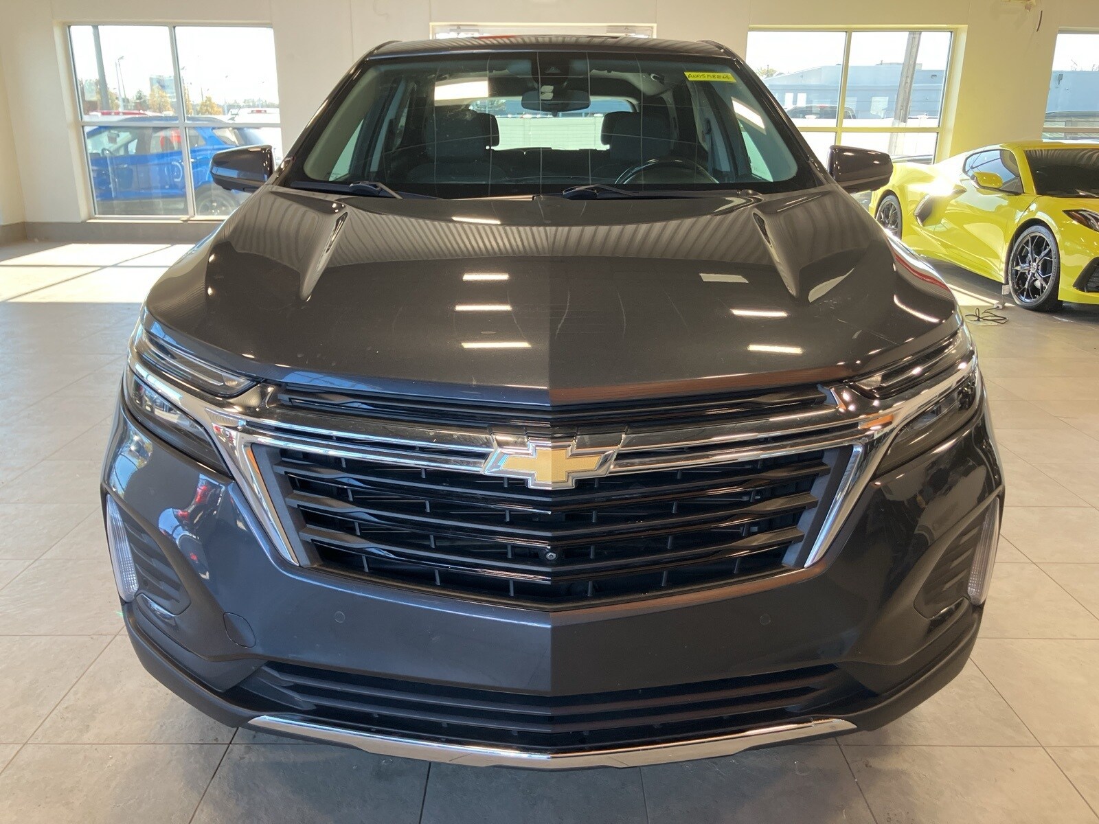 2022 Chevrolet Equinox LT photo 2