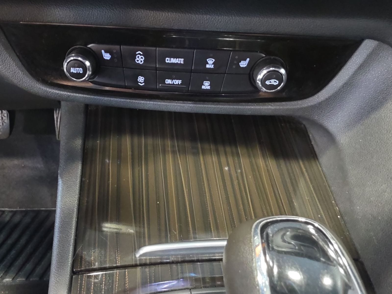 Thumbnail: 2019 Buick Regal - 23