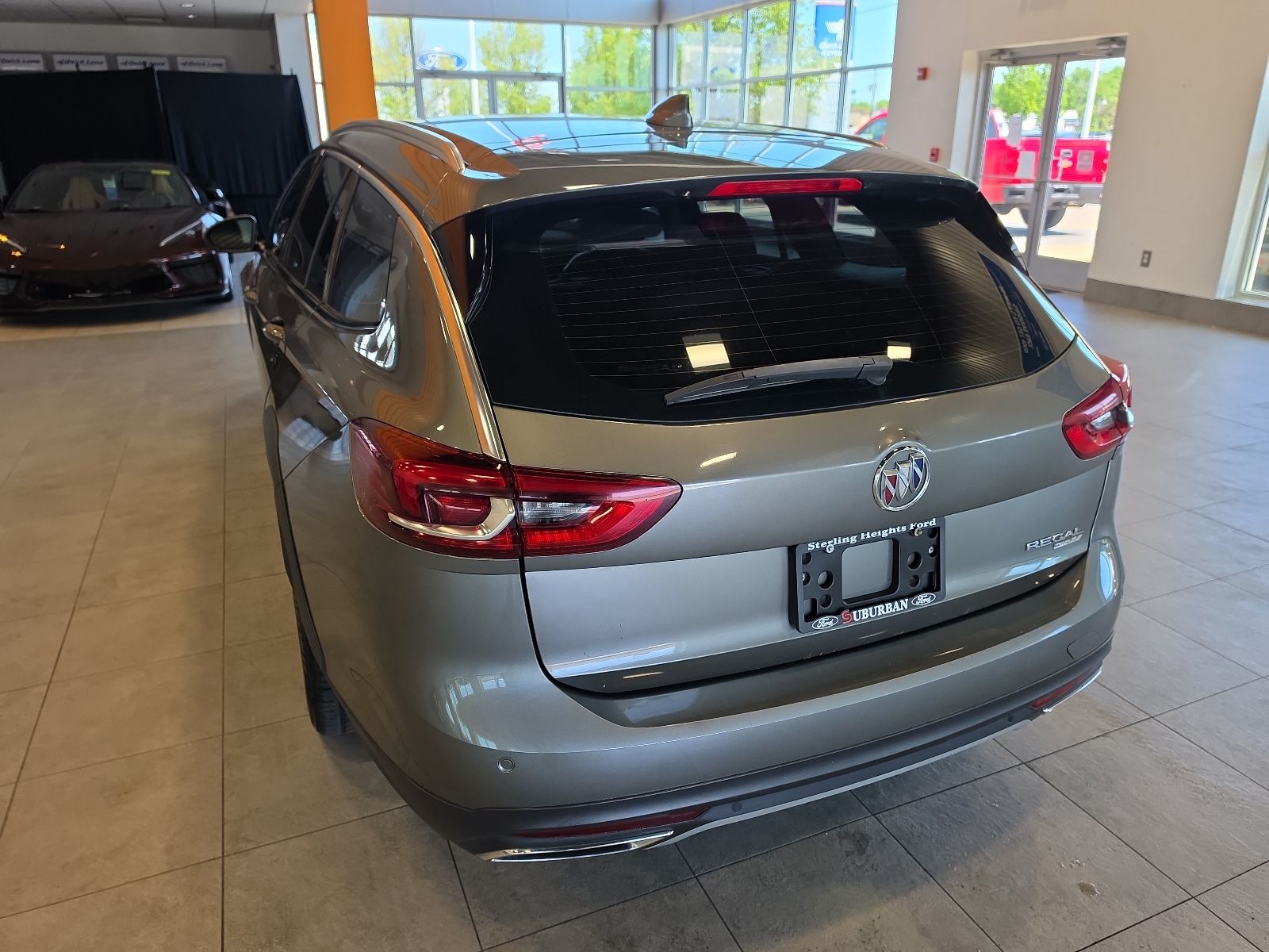 Thumbnail: 2019 Buick Regal - 10