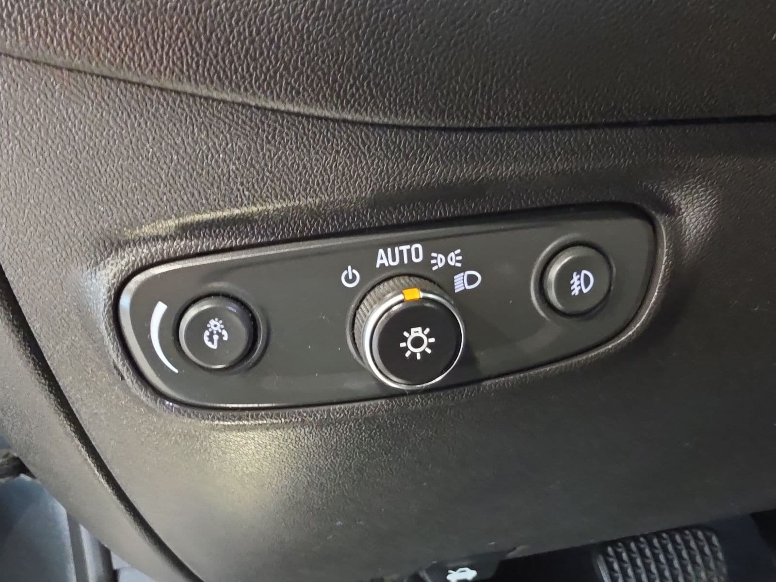 Thumbnail: 2020 Chevrolet Equinox - 18