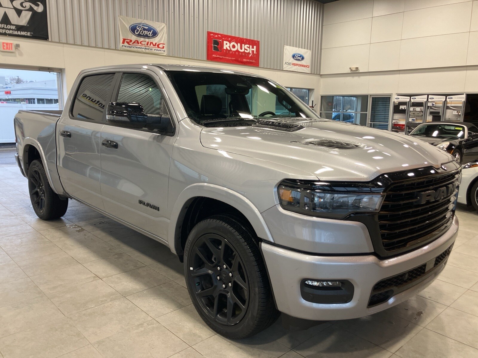 2025 Ram 1500 Laramie photo 3