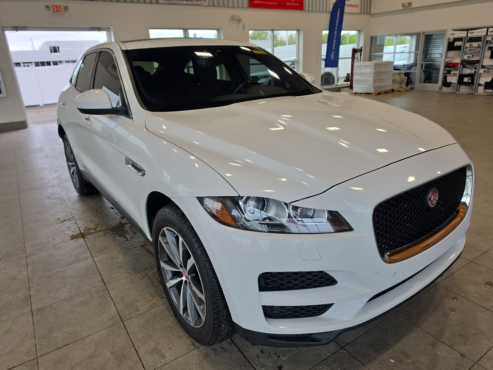 Thumbnail: 2019 Jaguar F-Pace - 6