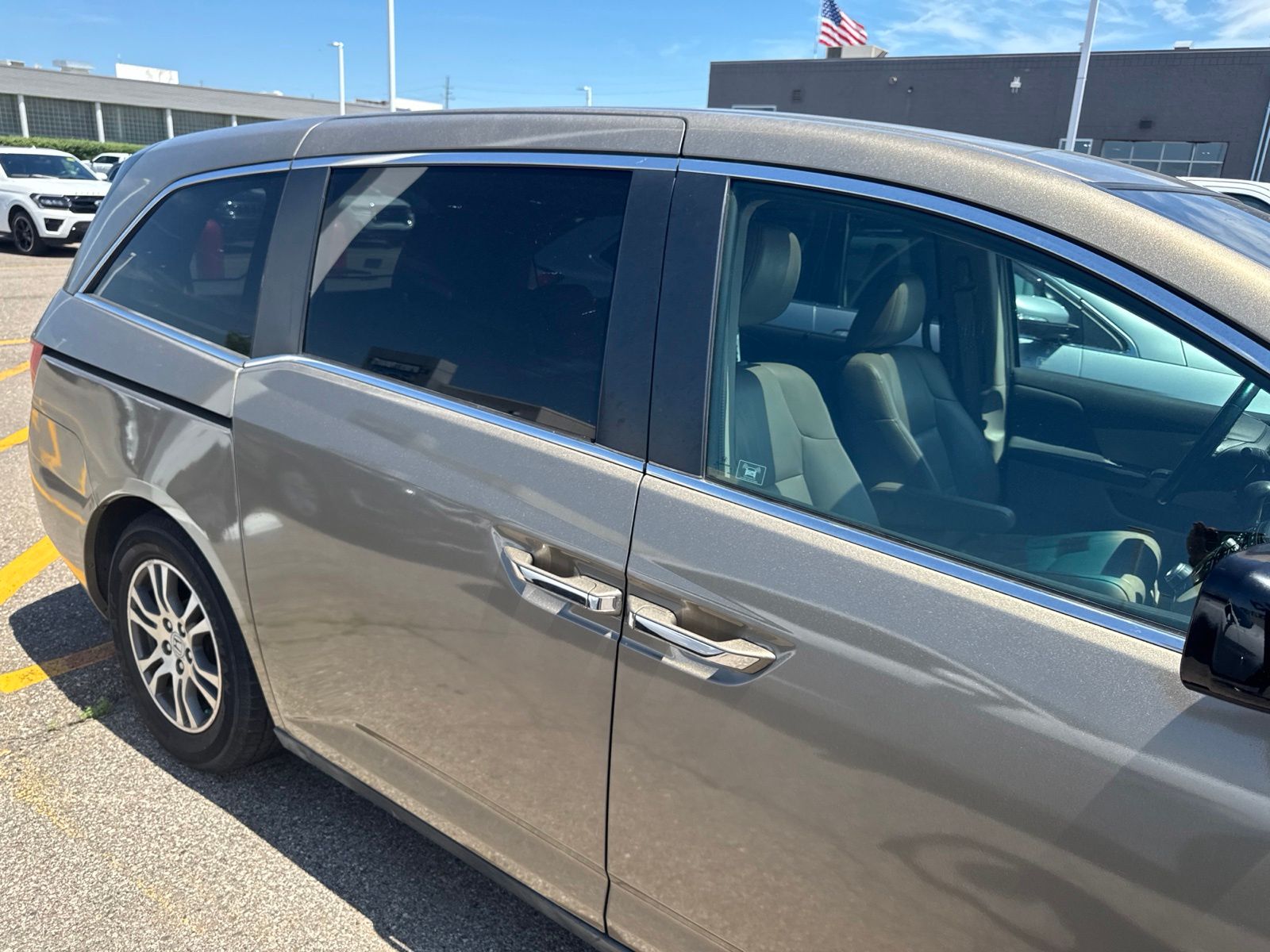 Thumbnail: 2011 Honda Odyssey - 22