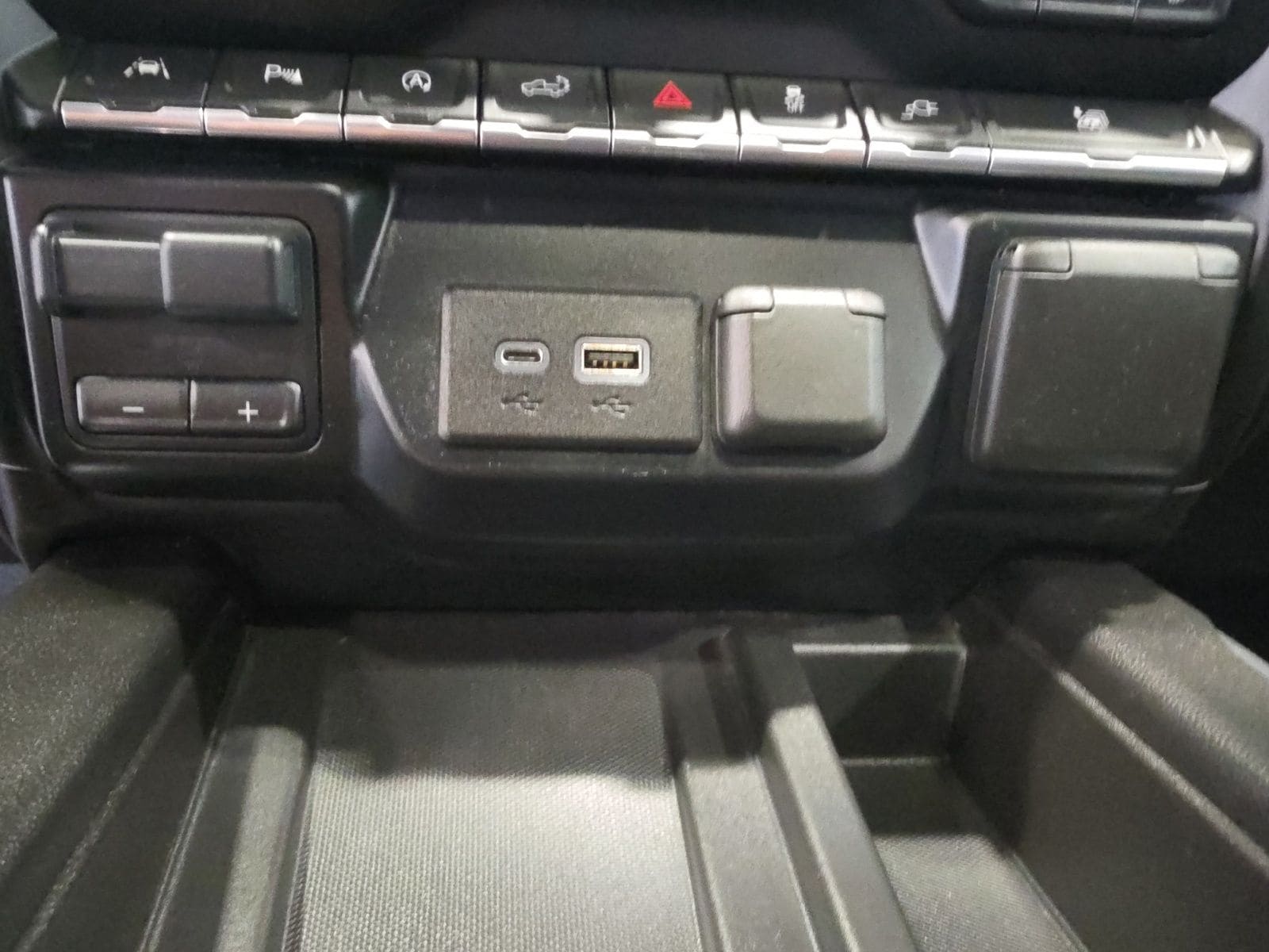 Thumbnail: 2019 Chevrolet Silverado 1500 - 24