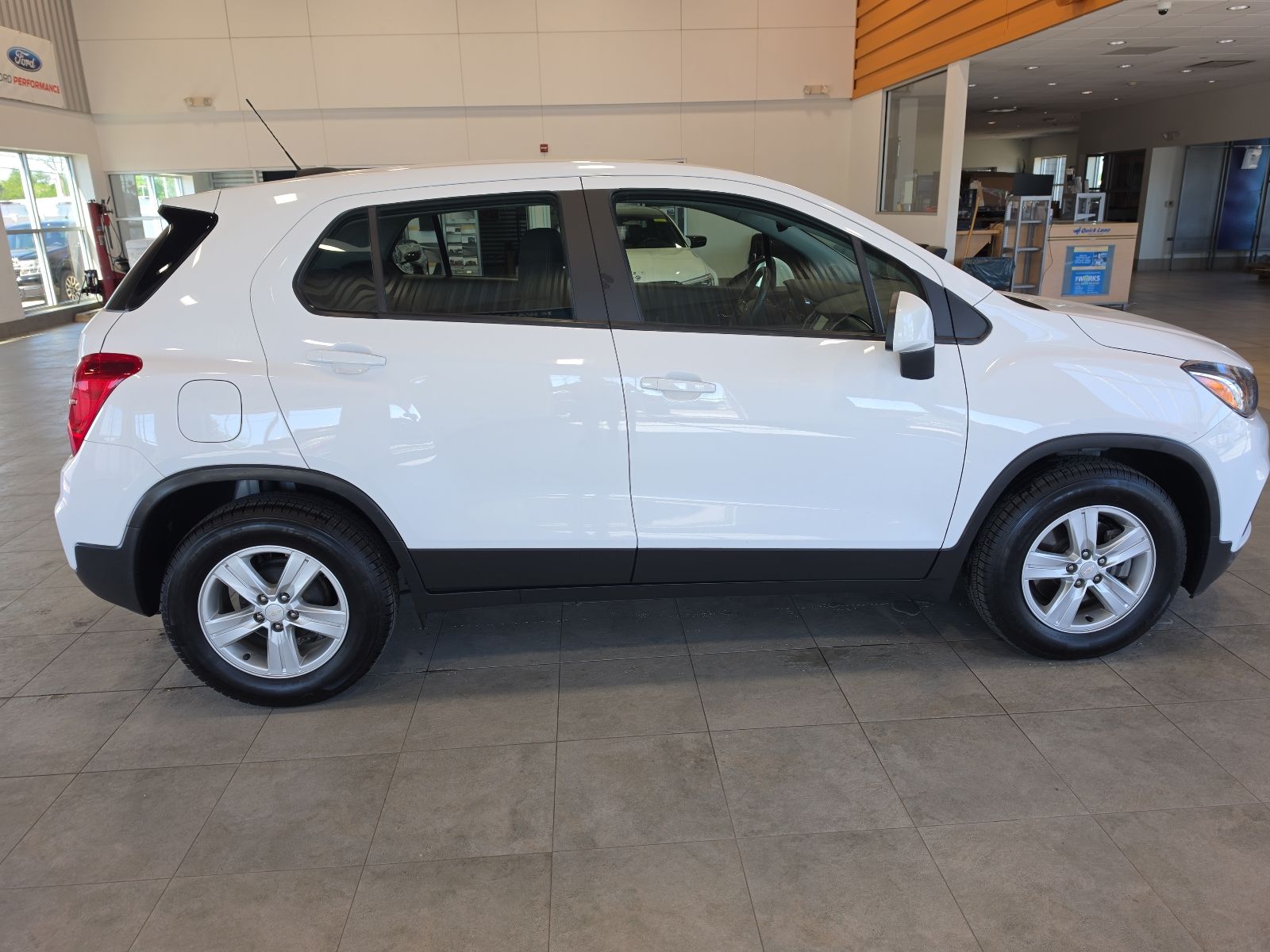 Thumbnail: 2019 Chevrolet Trax - 6