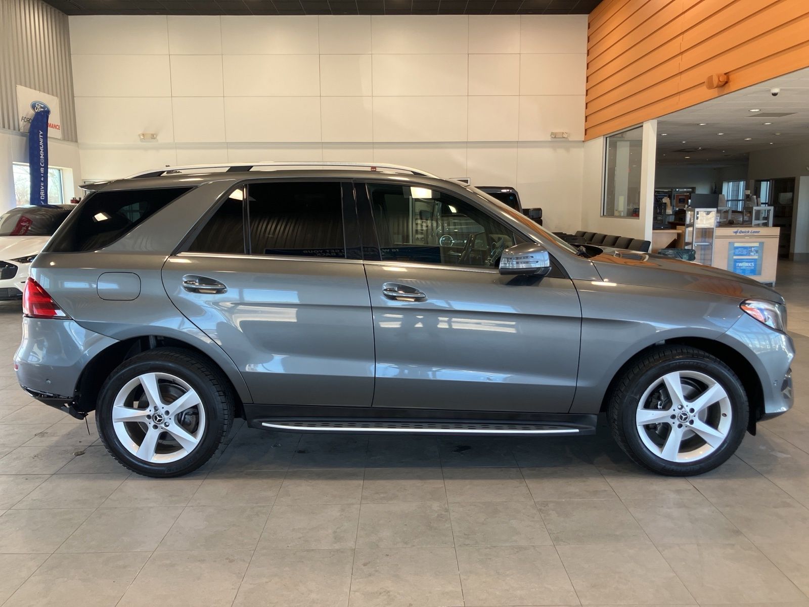 Thumbnail: 2017 Mercedes-Benz GLE - 4