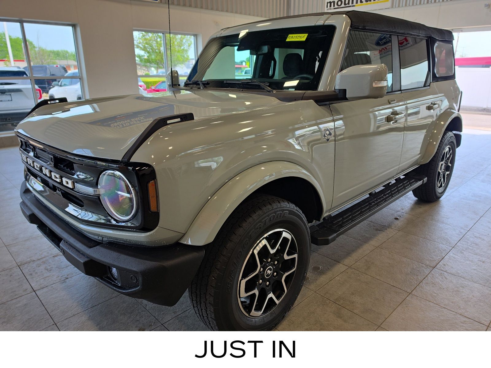 2023 Ford Bronco Outer Banks 4x4's photo