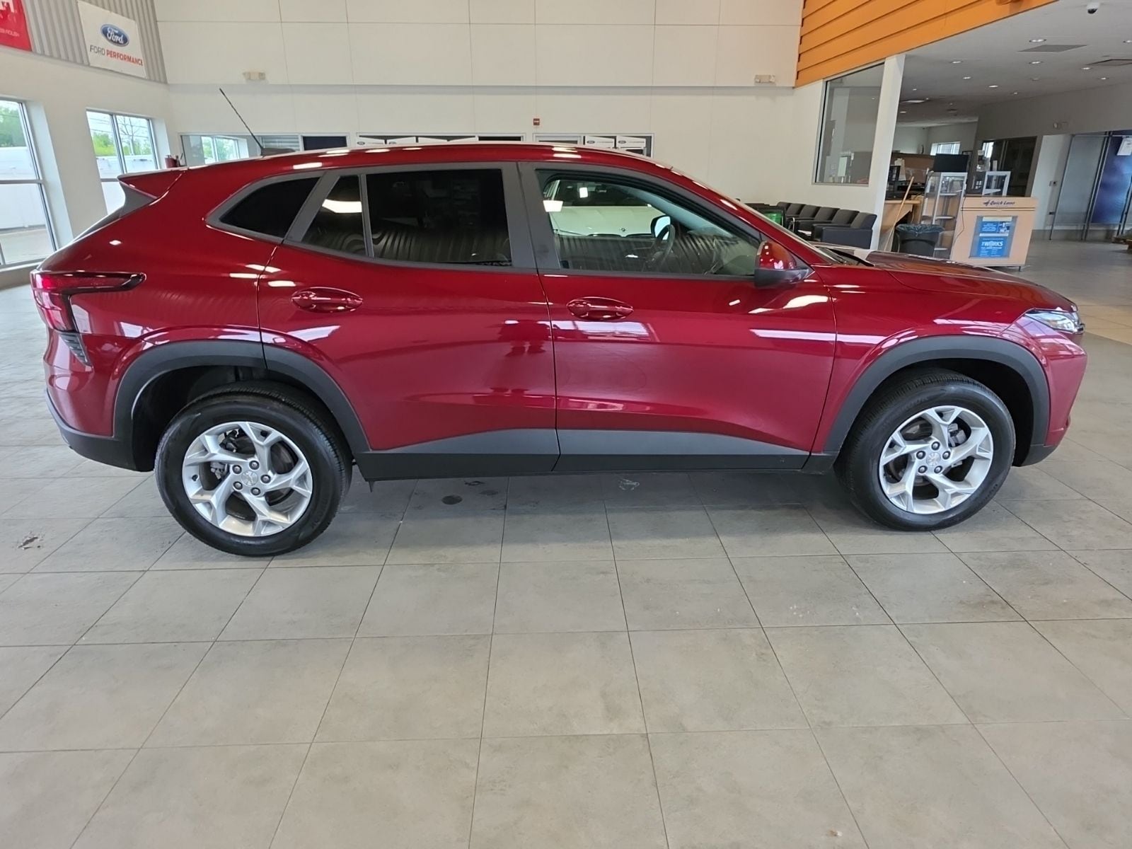 Thumbnail: 2024 Chevrolet Trax - 6