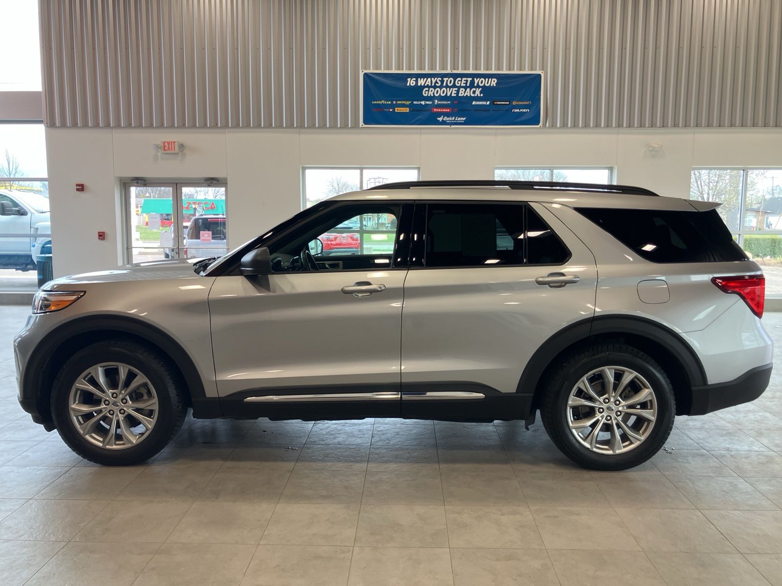 Thumbnail: 2020 Ford Explorer - 8