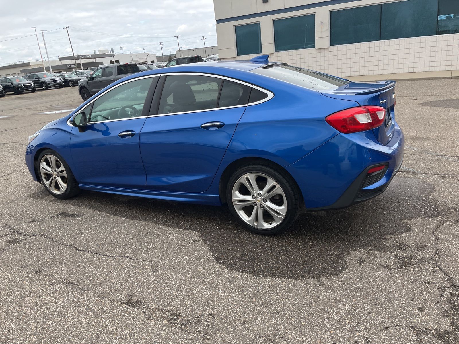 Thumbnail: 2017 Chevrolet Cruze - 9