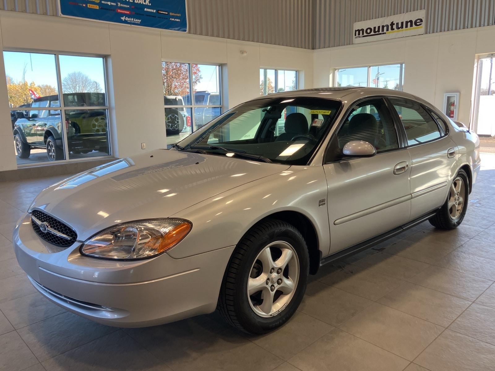2000 Ford Taurus SES's photo