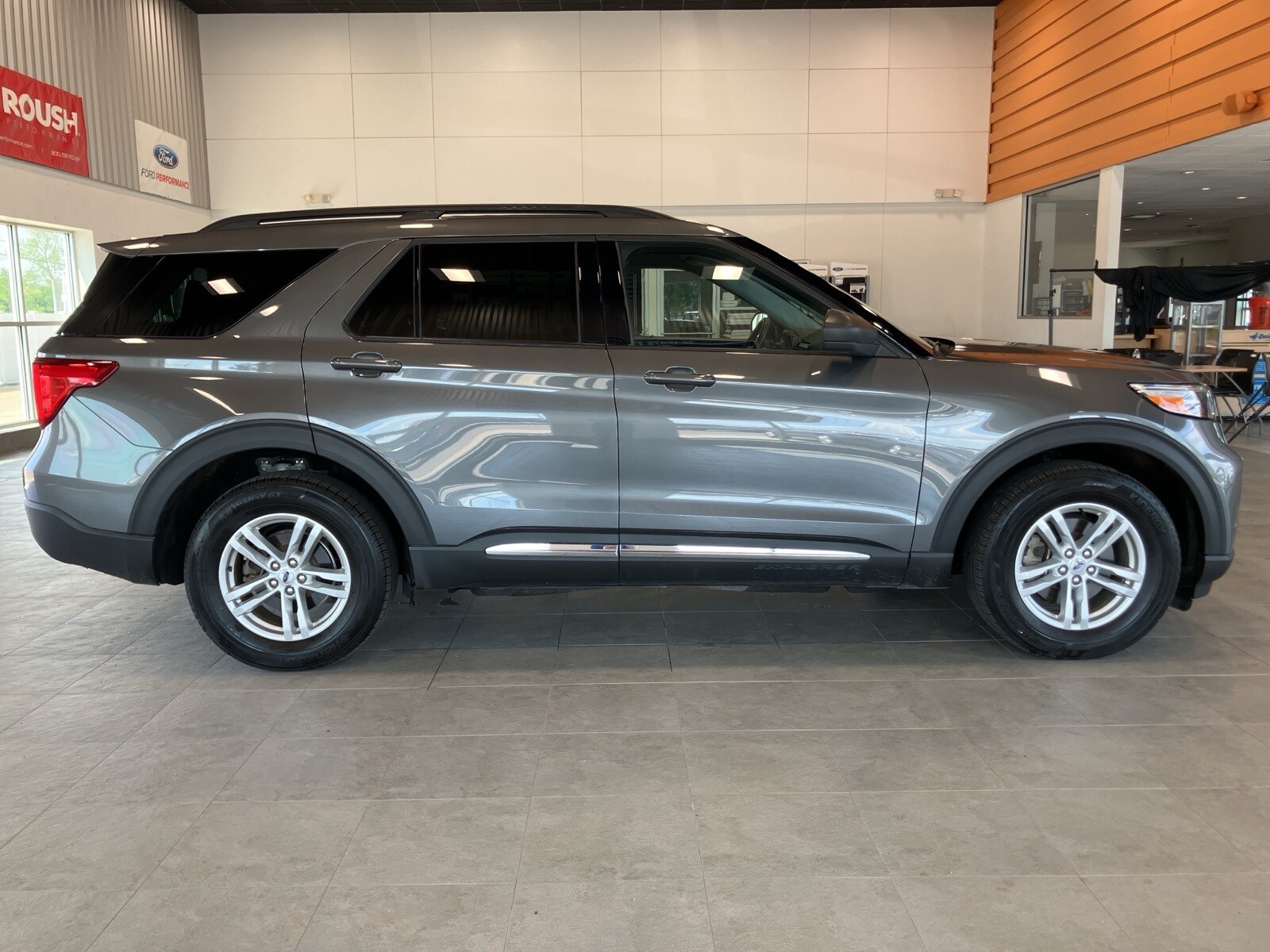 2023 Ford Explorer XLT photo 4