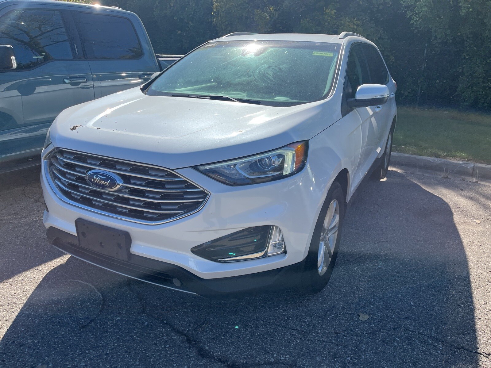 2019 Ford Edge SEL photo 2