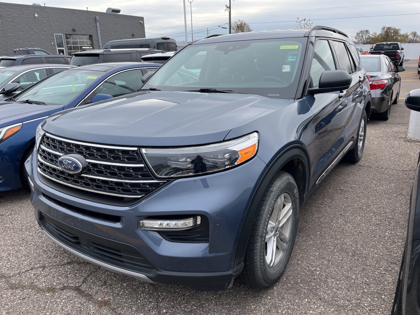 2021 Ford Explorer XLT photo 2