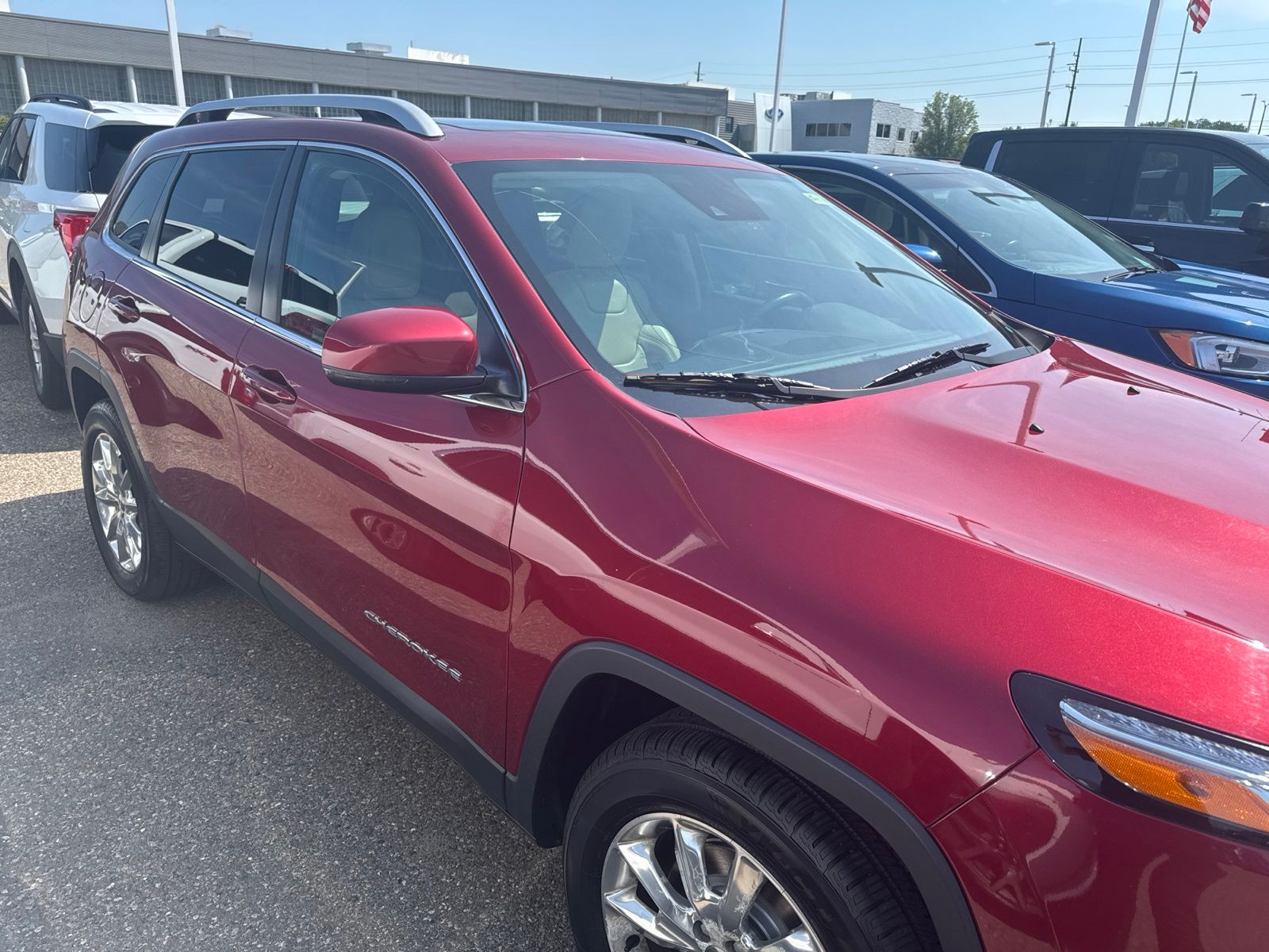Thumbnail: 2016 Jeep Cherokee - 25