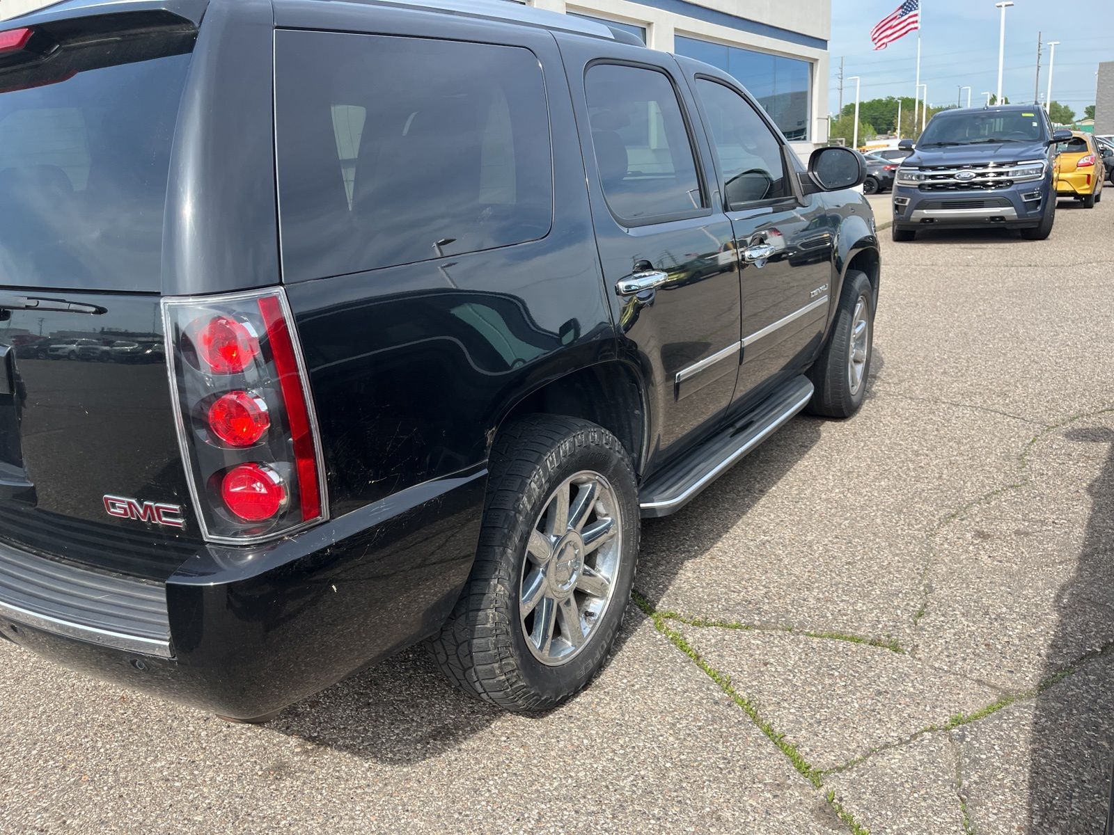 Thumbnail: 2012 GMC Yukon - 14