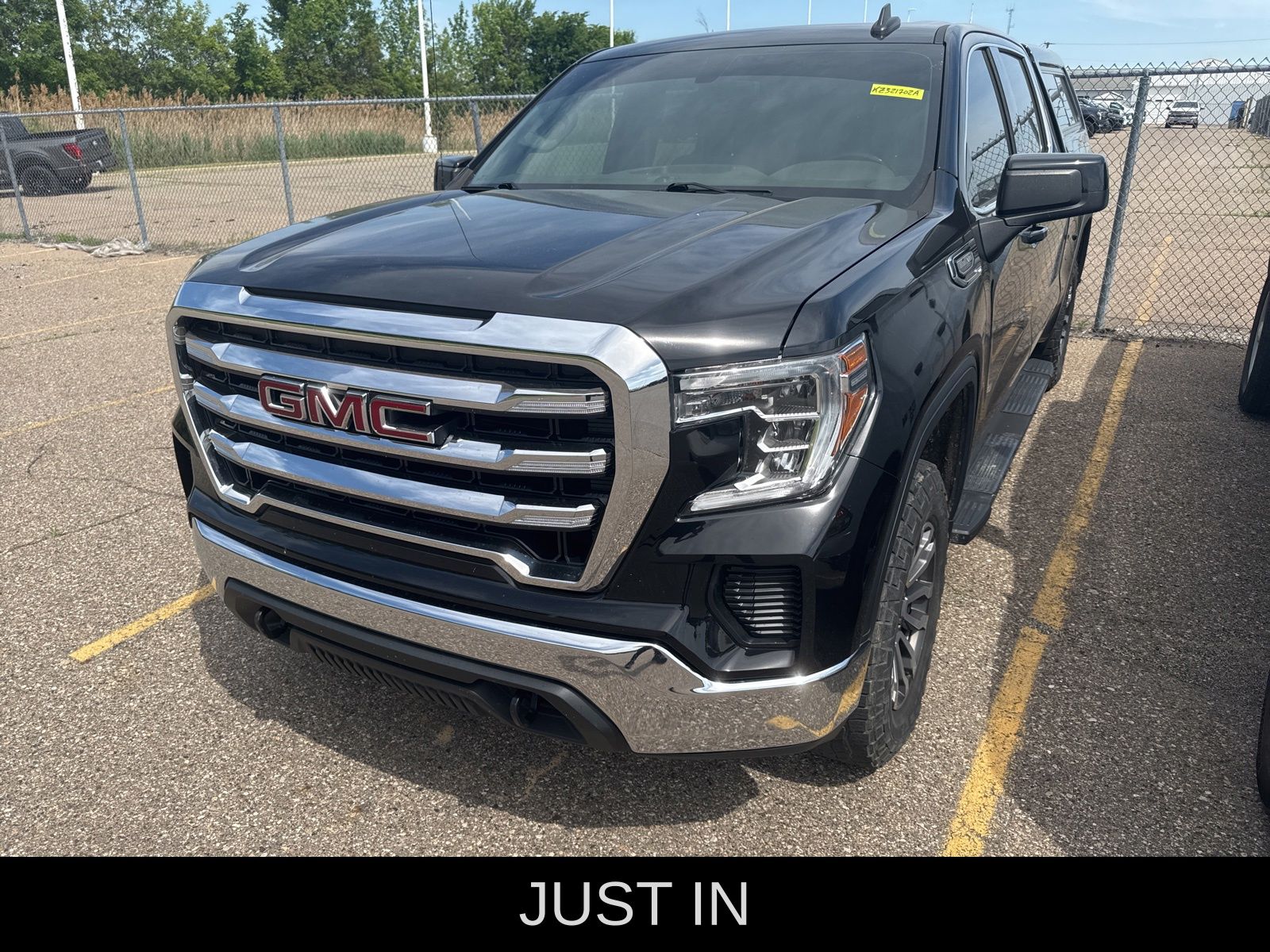 2019 GMC Sierra 4WD Crew Cab Short Box SLE's photo