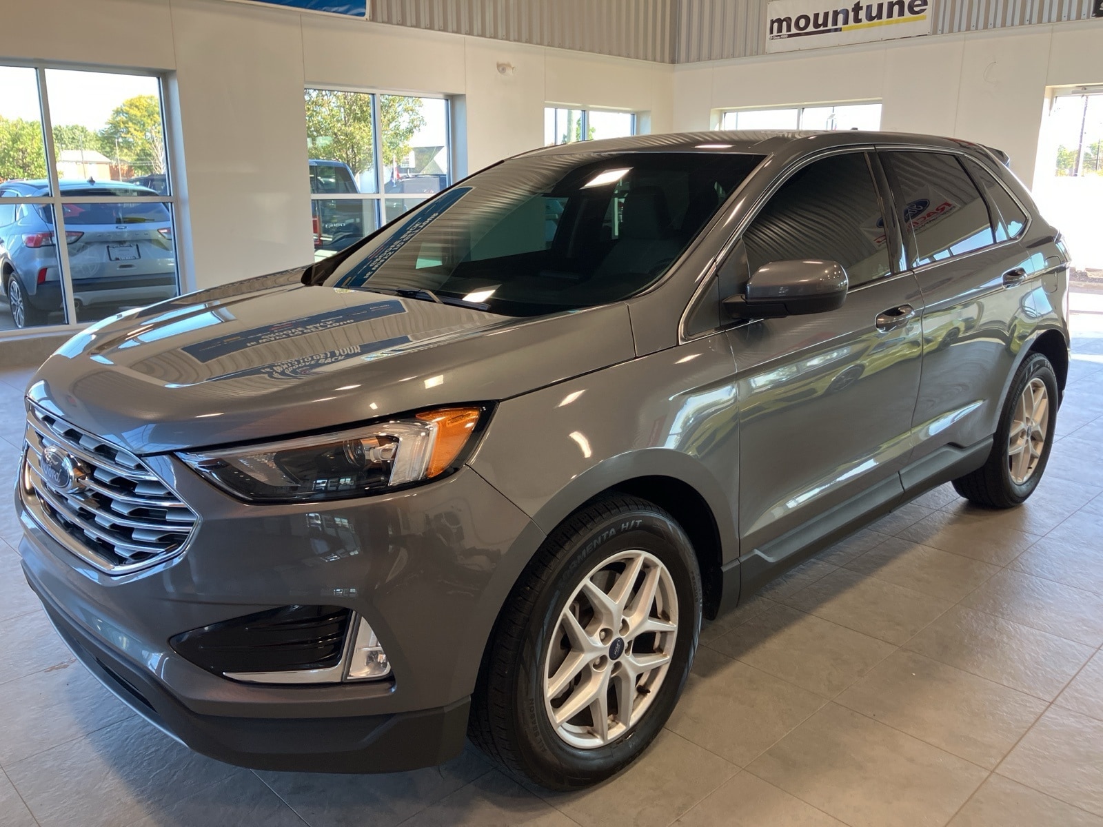 2022 Ford Edge SUV 