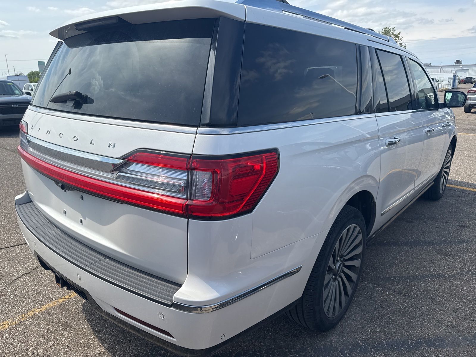 Thumbnail: 2019 Lincoln Navigator L - 12