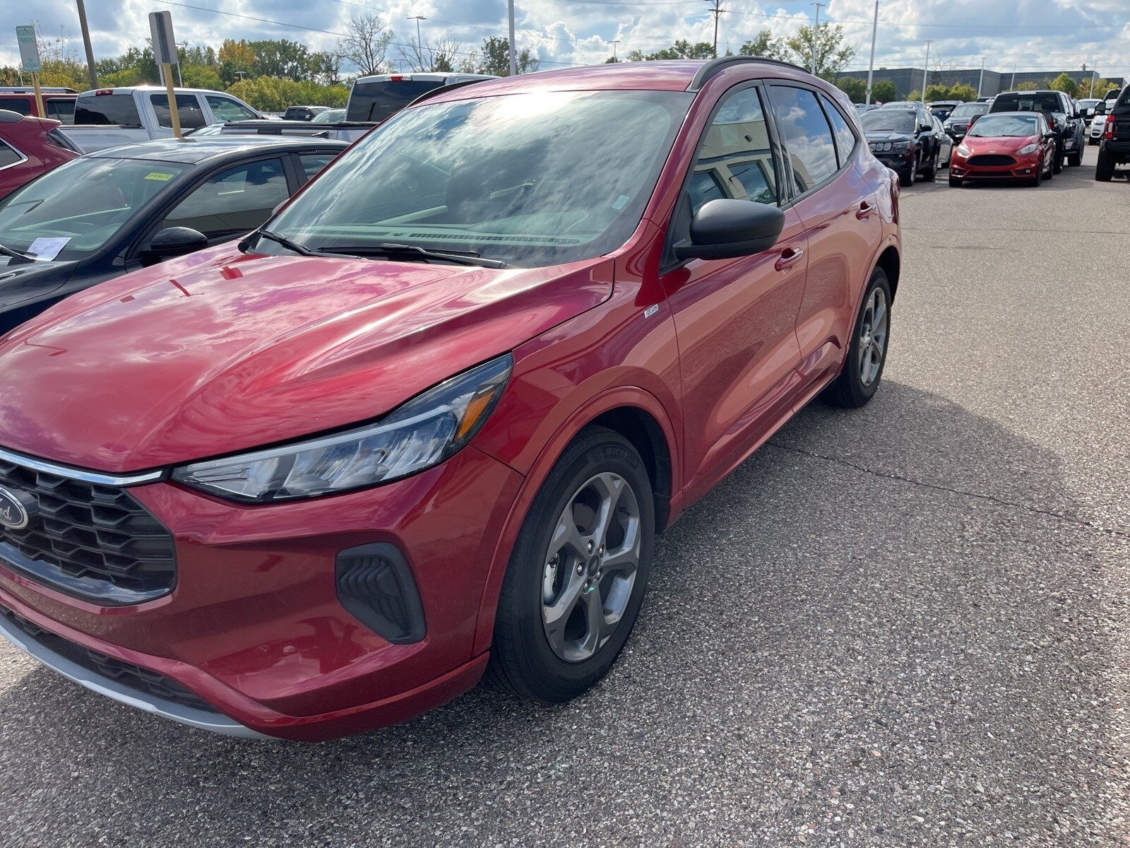 2024 Ford Escape ST-Line photo 4