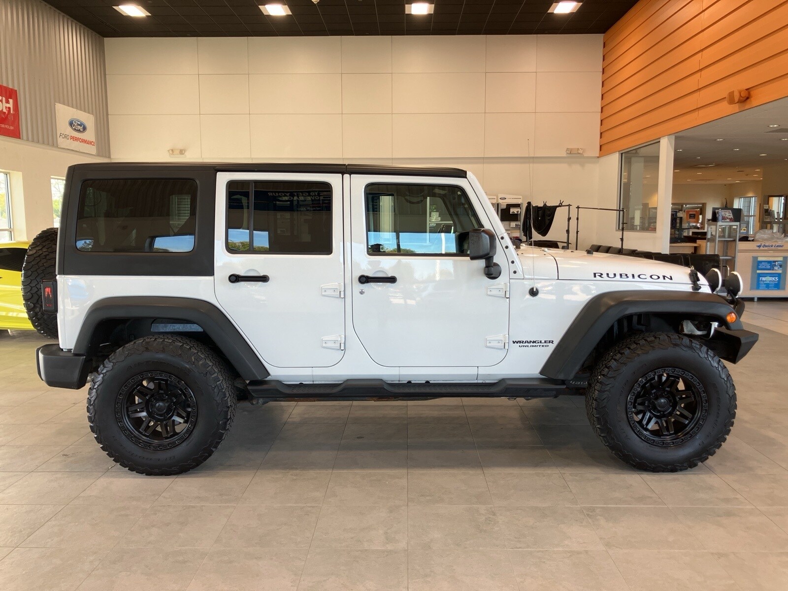 2016 Jeep Wrangler Unlimited Rubicon photo 3
