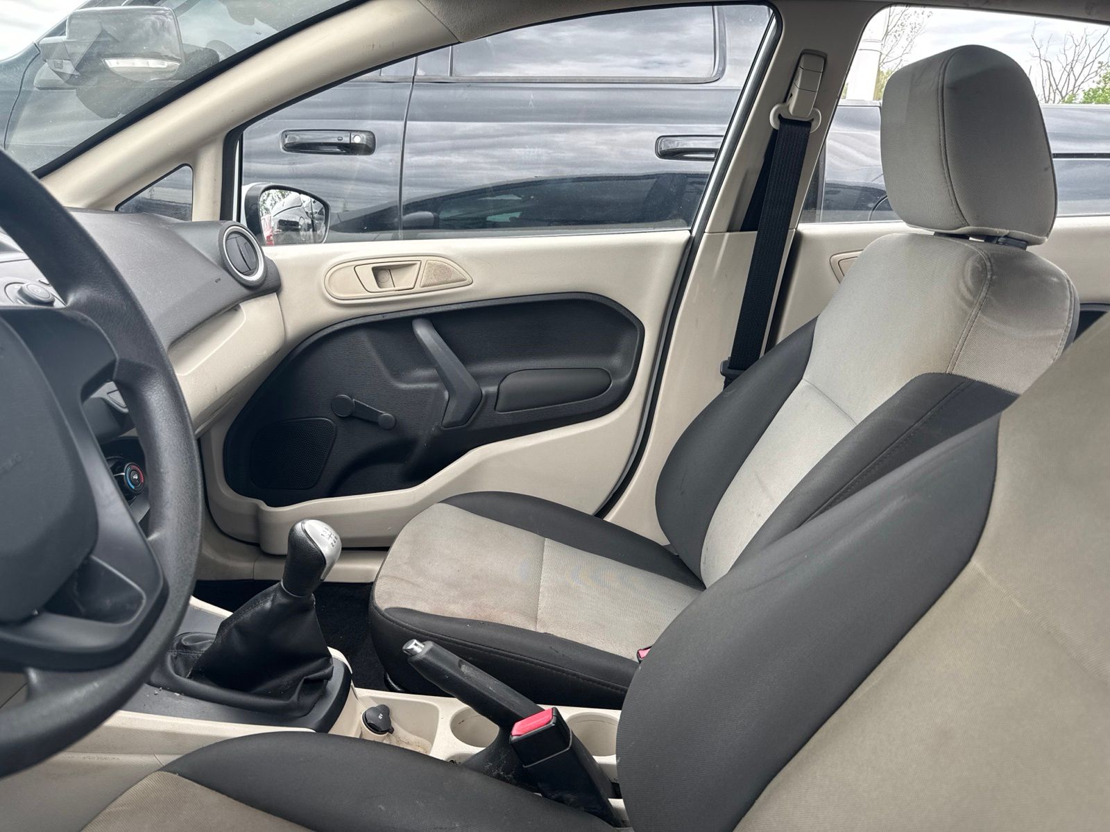 Thumbnail: 2013 Ford Fiesta - 31