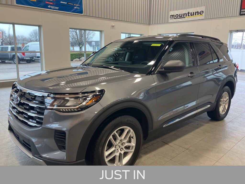 Used 2025 Ford Explorer Active SUV