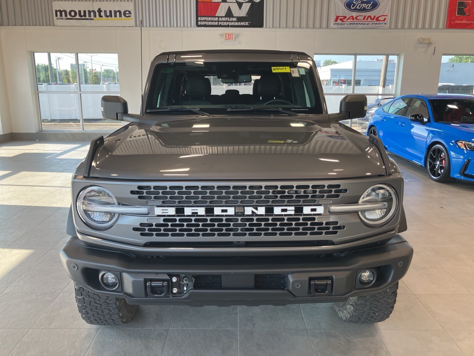 2022 Ford Bronco Badlands photo 2