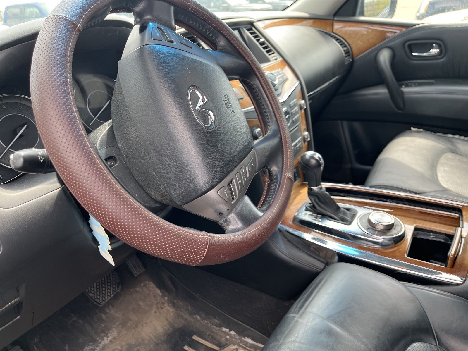 Thumbnail: 2014 INFINITI QX80 - 25