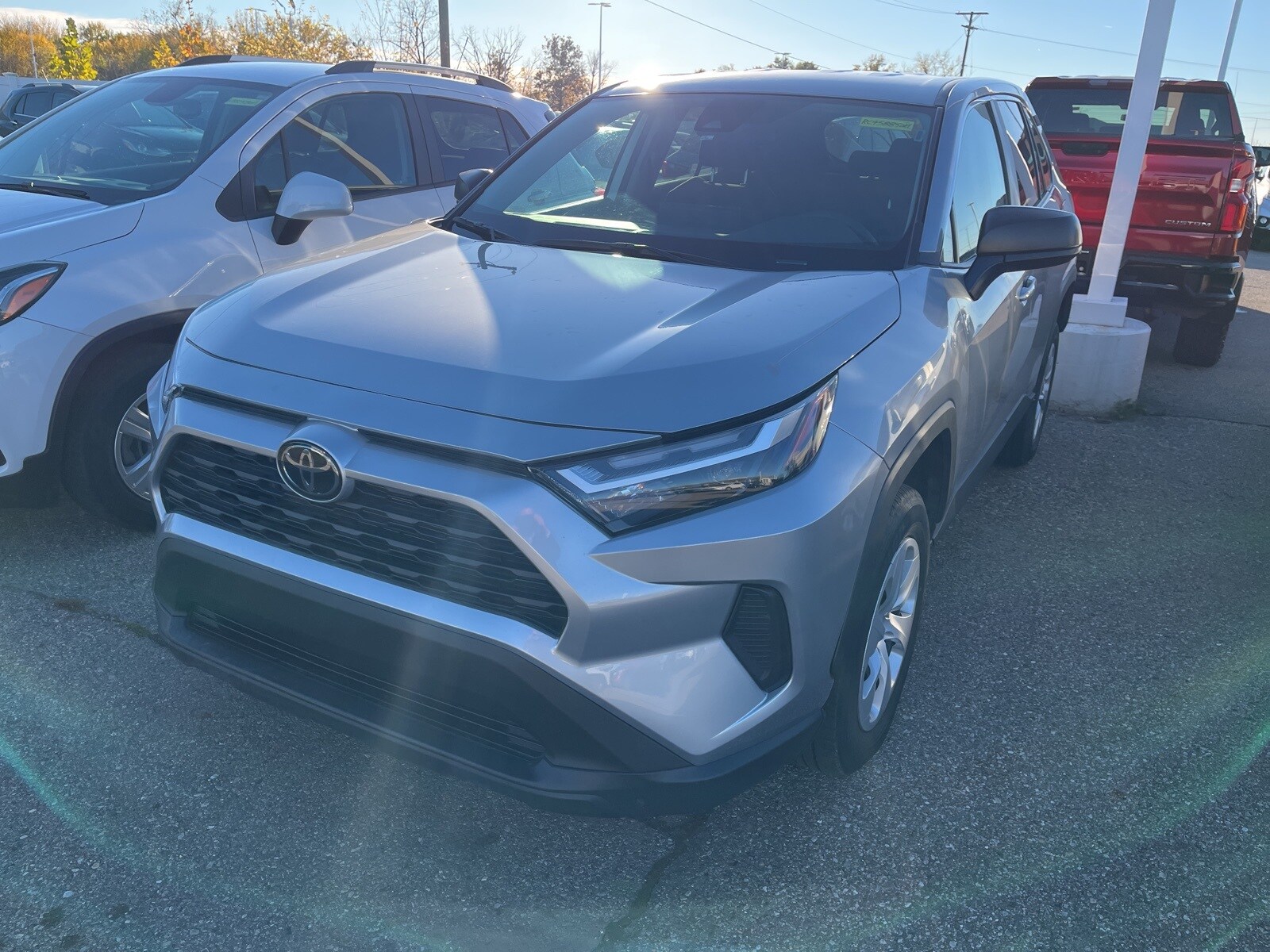 2024 Toyota RAV4 LE photo 3