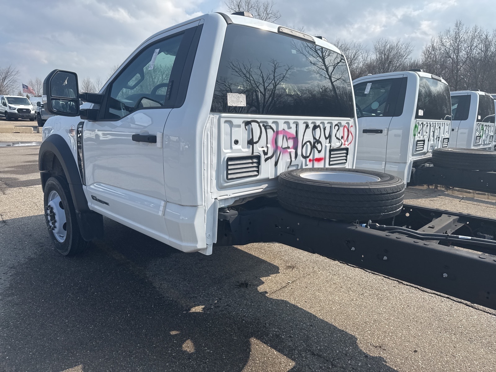 Thumbnail: 2023 Ford F-450 - 21