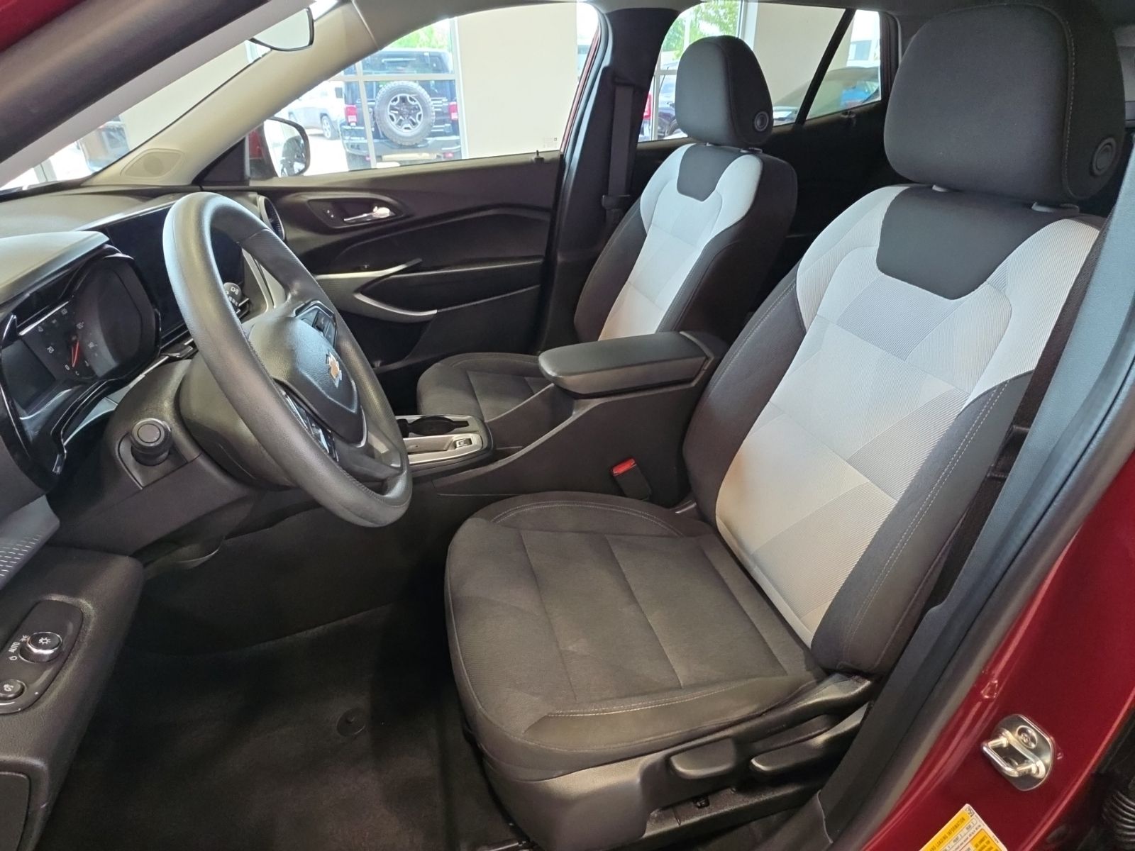 Thumbnail: 2024 Chevrolet Trax - 14