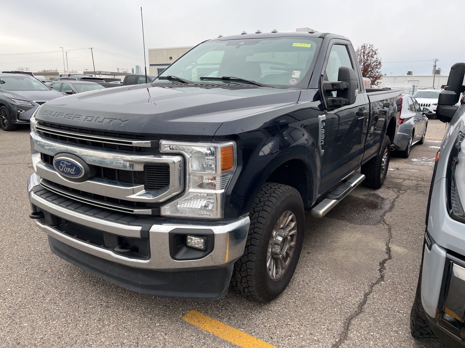 2022 Ford F-350 photo 2