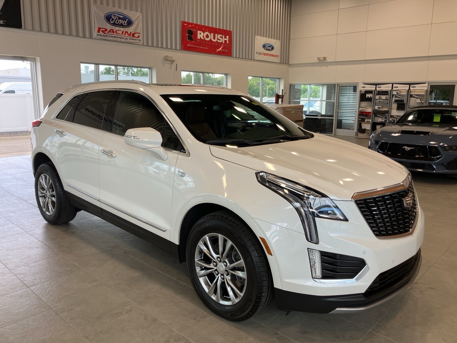 2021 Cadillac XT5 Premium Luxury photo 2