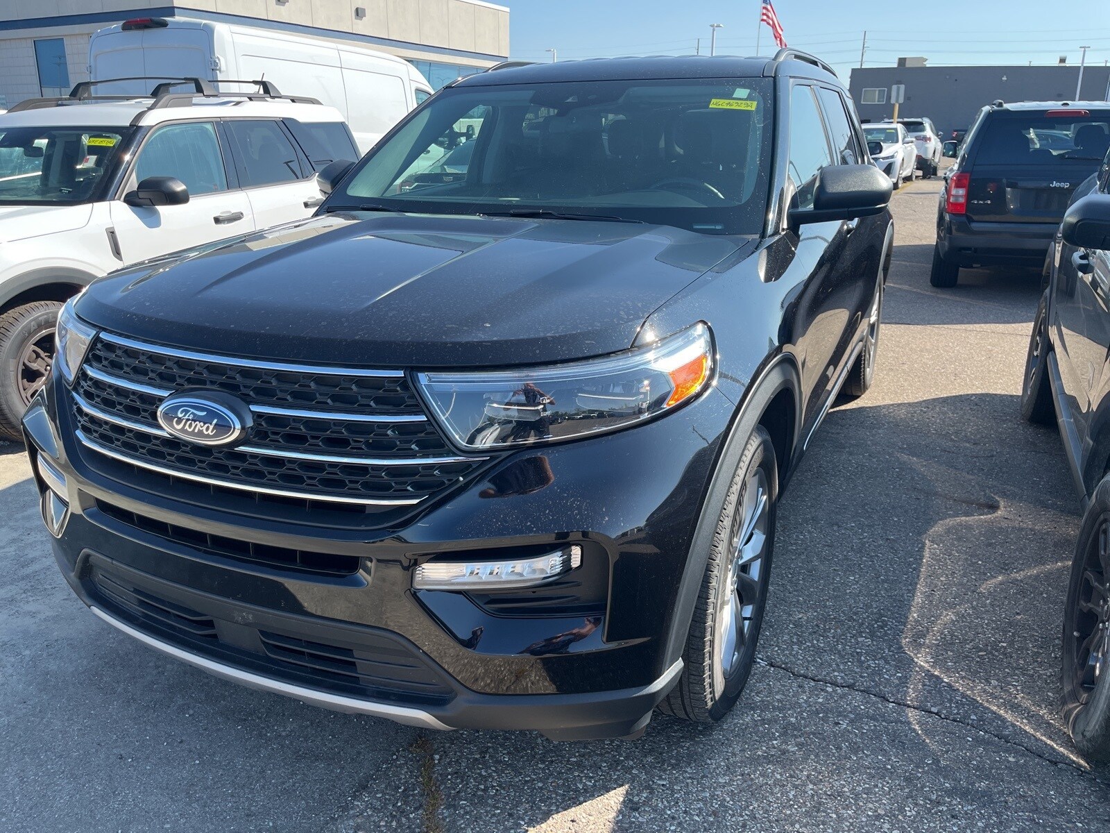 2022 Ford Explorer XLT photo 3