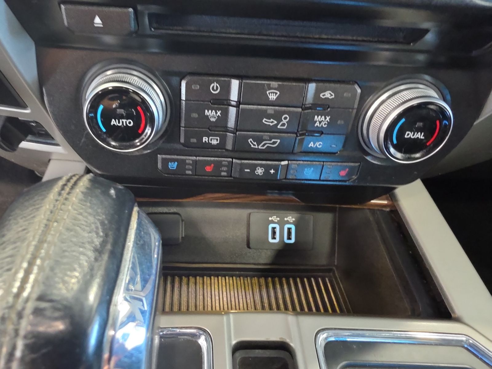 Thumbnail: 2016 Ford F-150 - 28