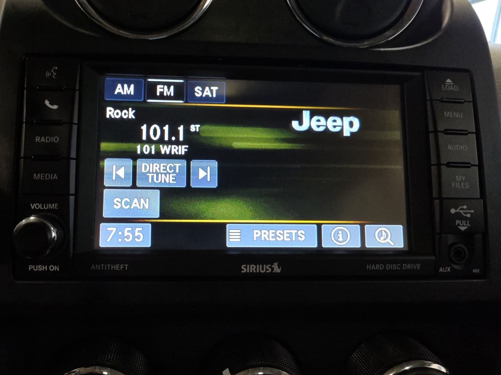Thumbnail: 2017 Jeep Patriot - 25