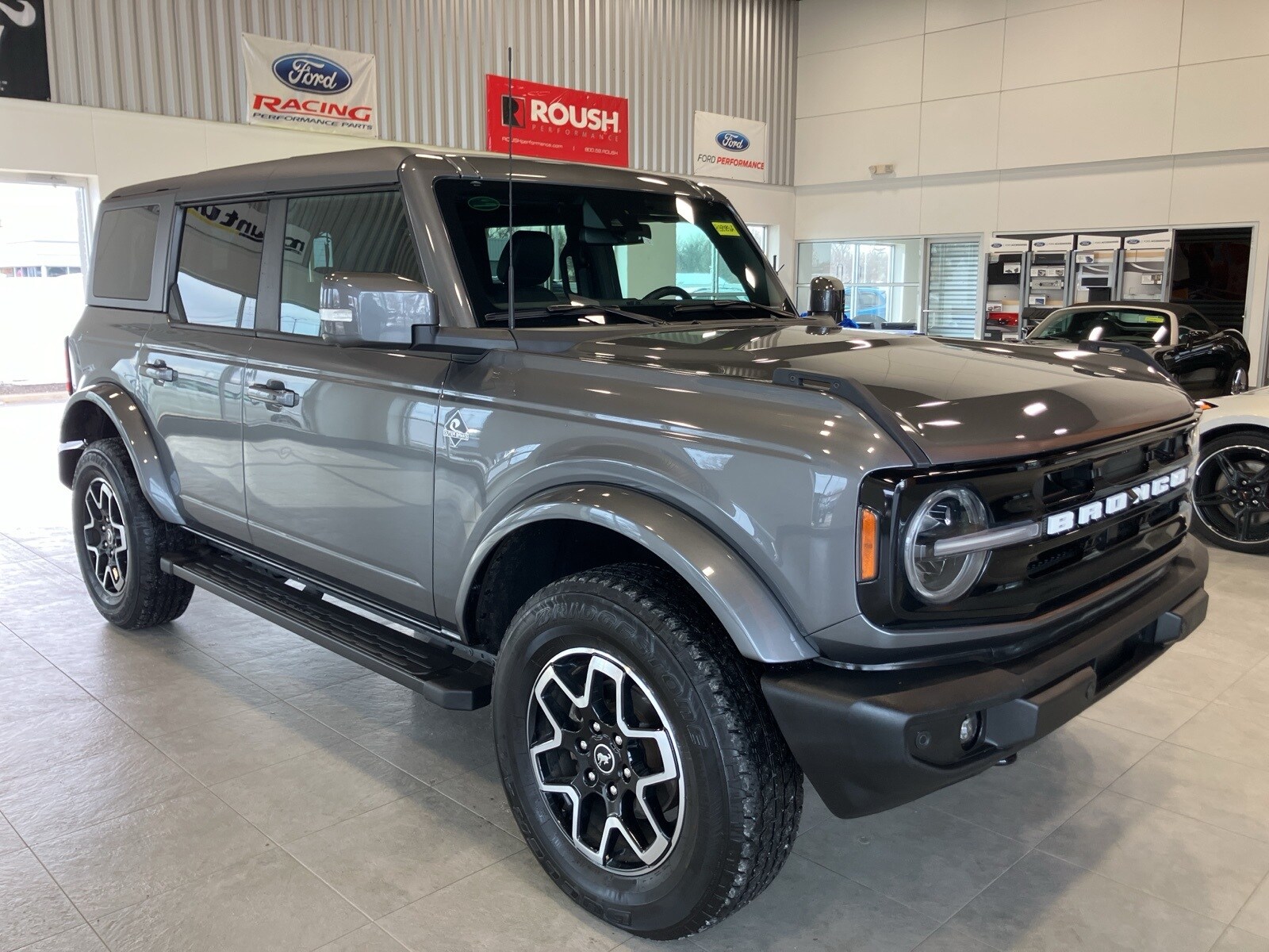 2023 Ford Bronco Outer Banks photo 3