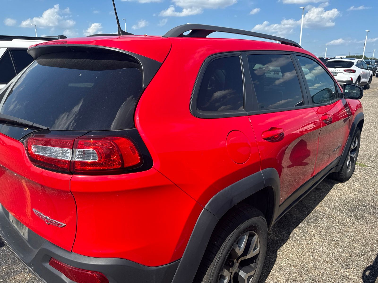 Thumbnail: 2018 Jeep Cherokee - 24