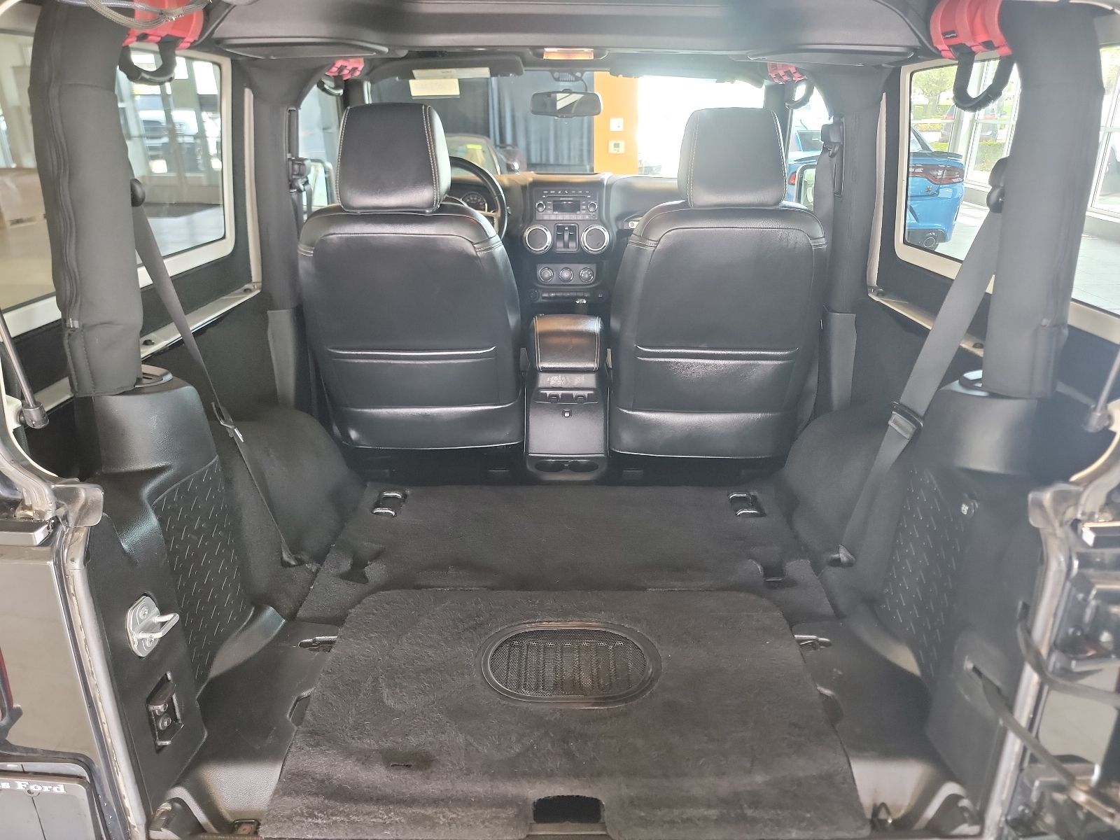Thumbnail: 2015 Jeep Wrangler - 22