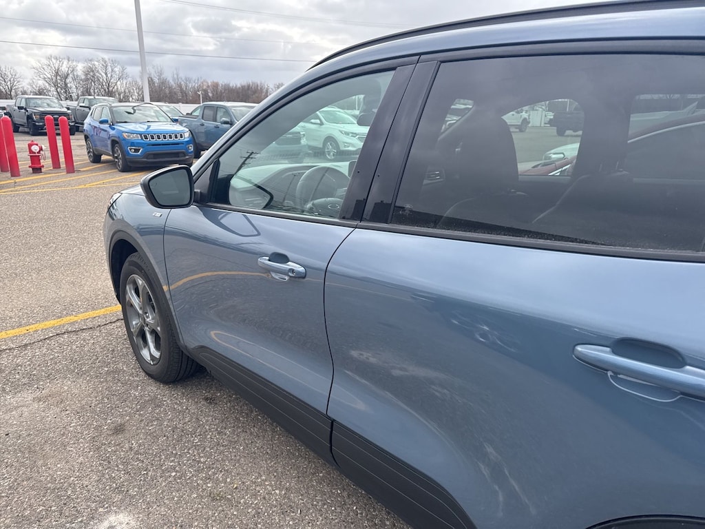 Used 2025 Ford Escape ST-Line Select SUV