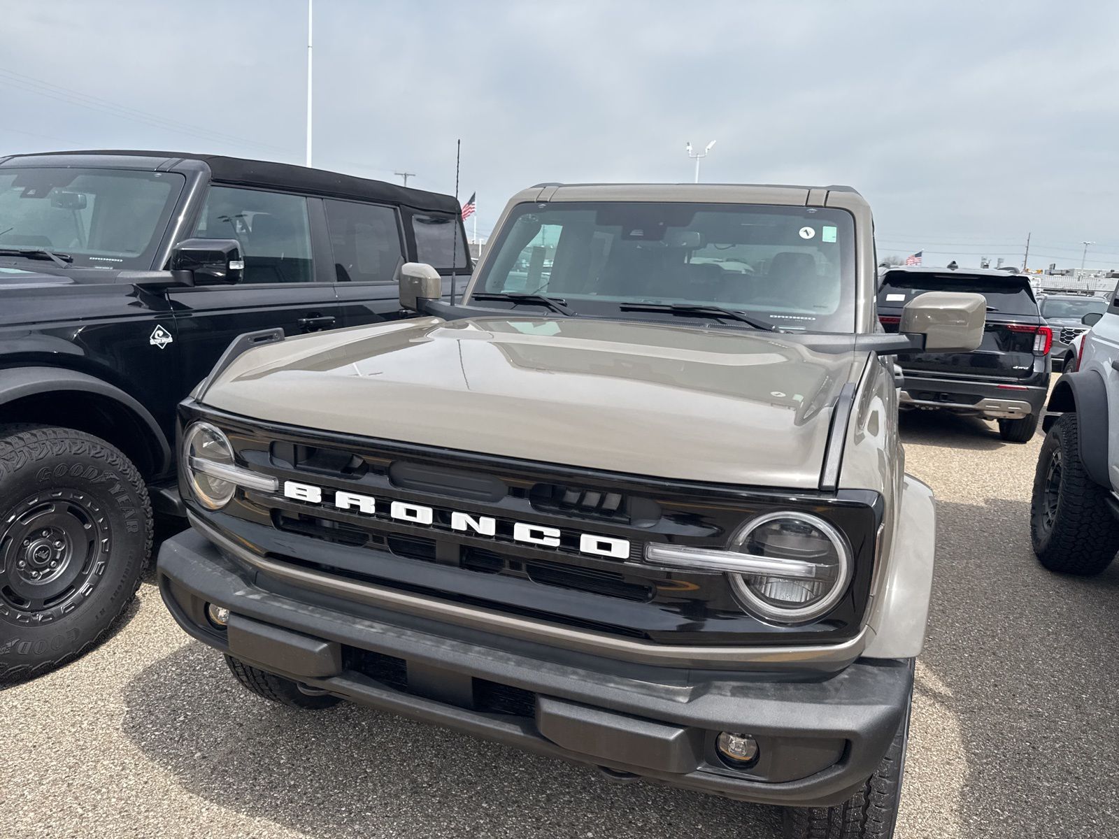 Thumbnail: 2026 Ford Bronco - 3
