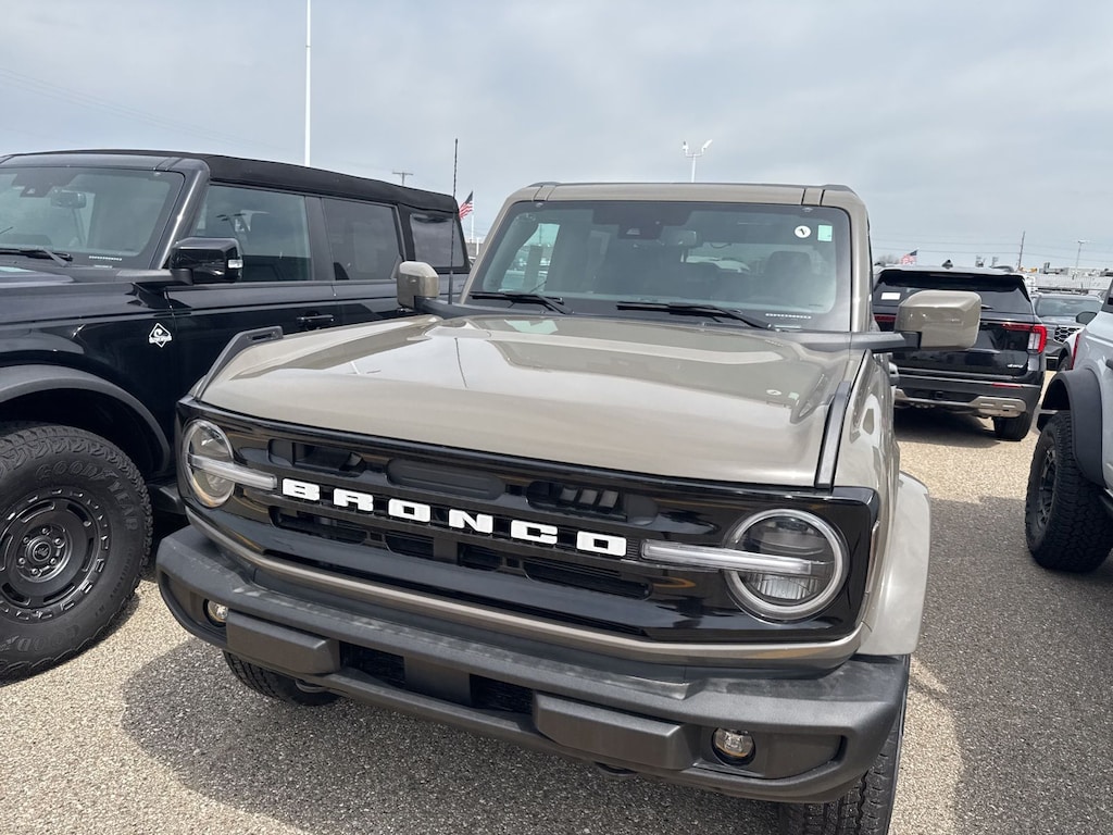 New 2026 Ford Bronco Outer Banks SUV