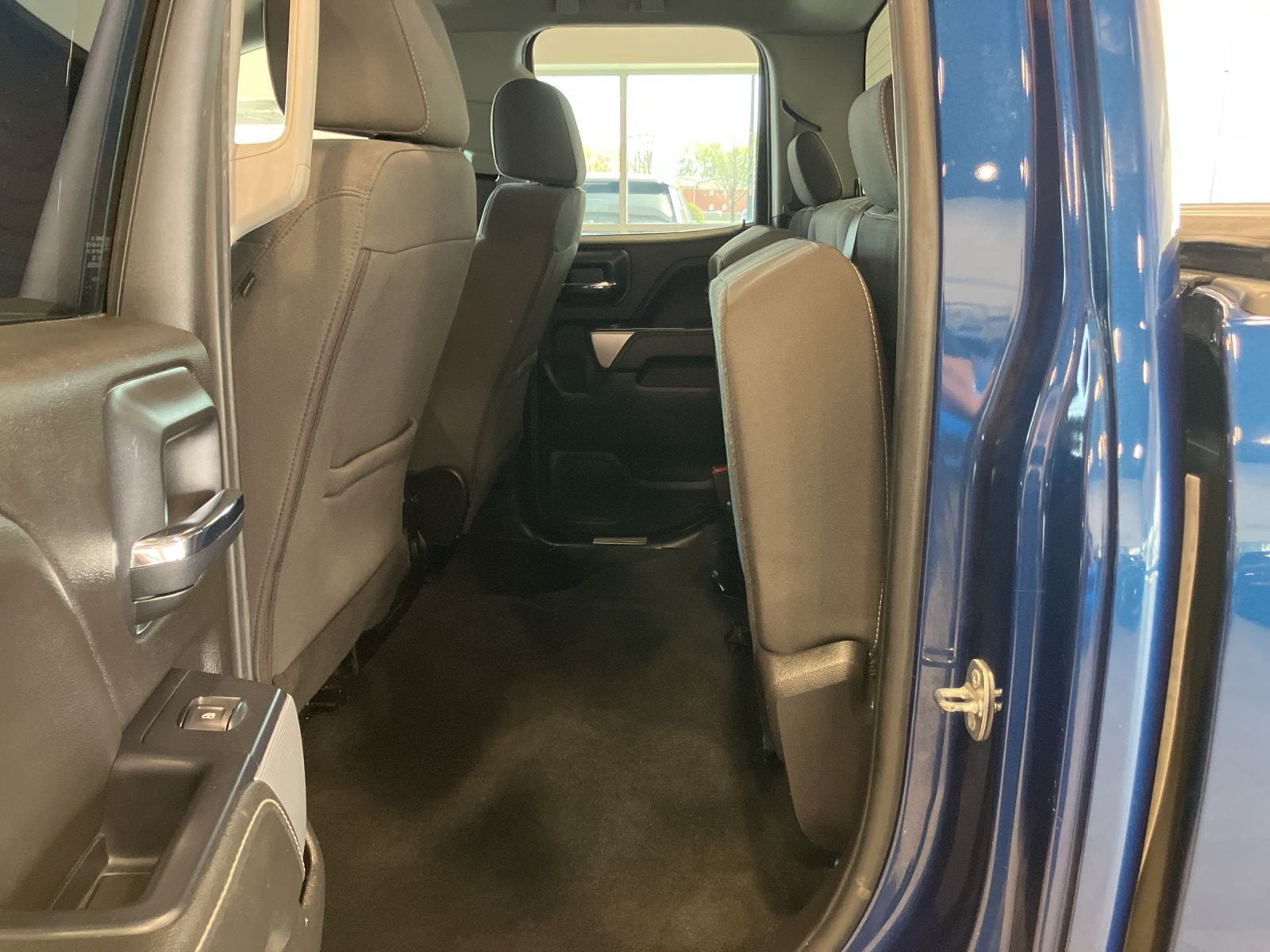 Thumbnail: 2018 Chevrolet Silverado 1500 - 23