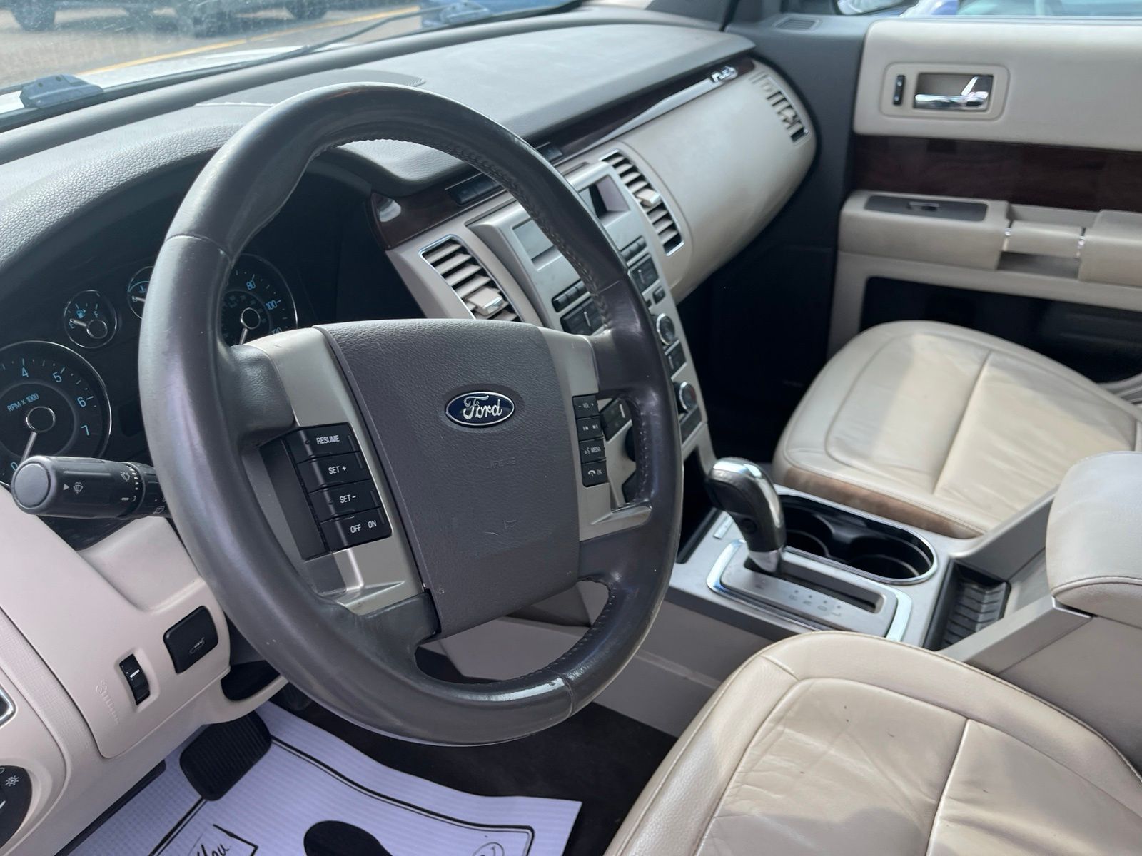 Thumbnail: 2010 Ford Flex - 29