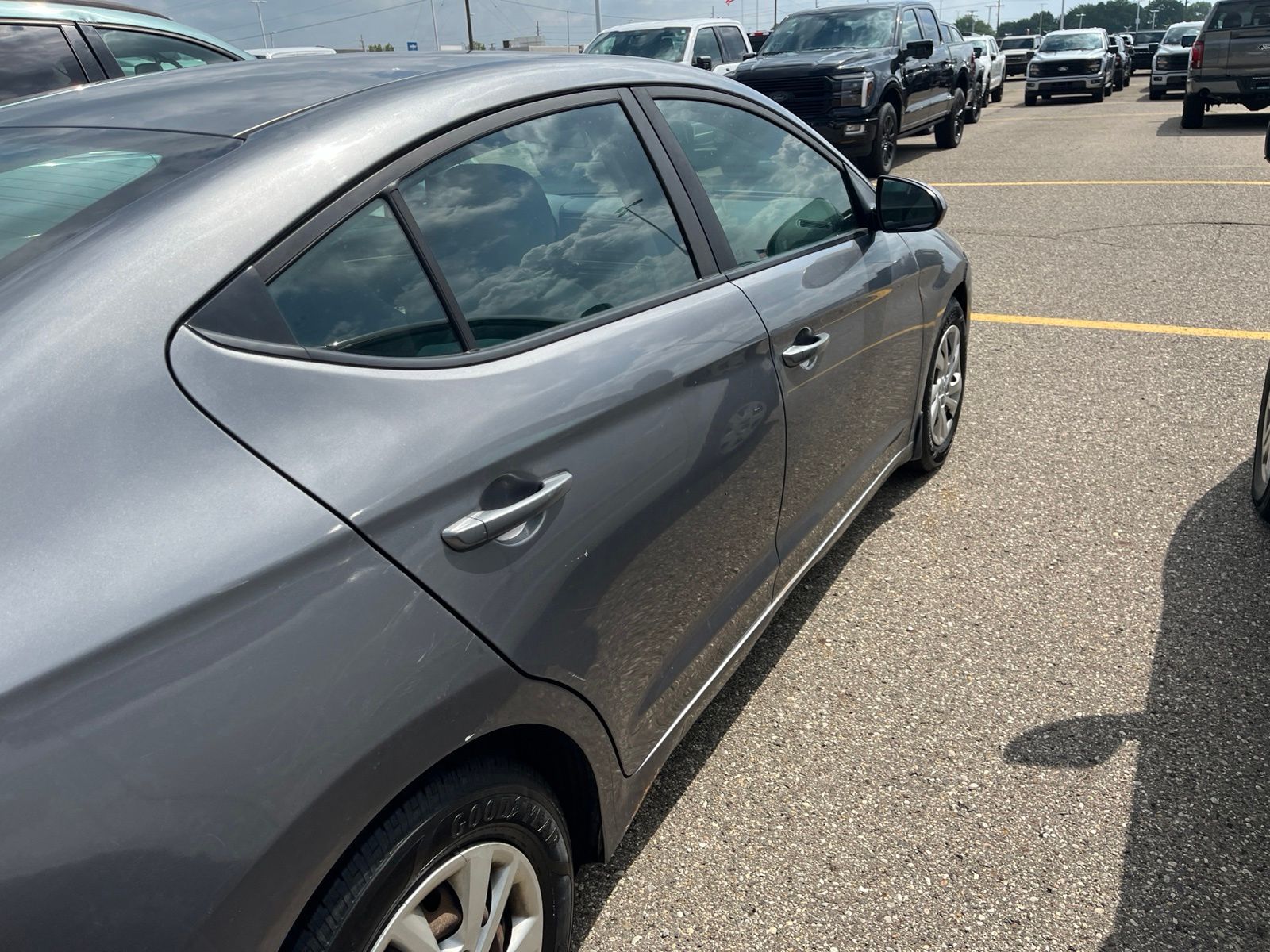 Thumbnail: 2018 Hyundai Elantra - 17