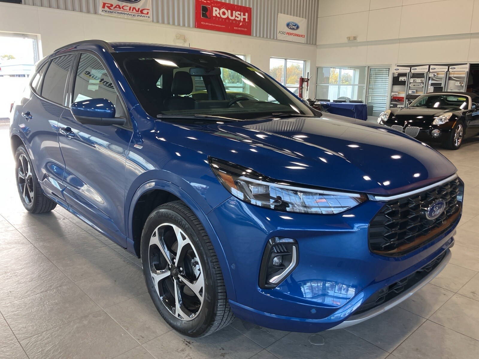 2023 Ford Escape ST-Line Elite photo 3