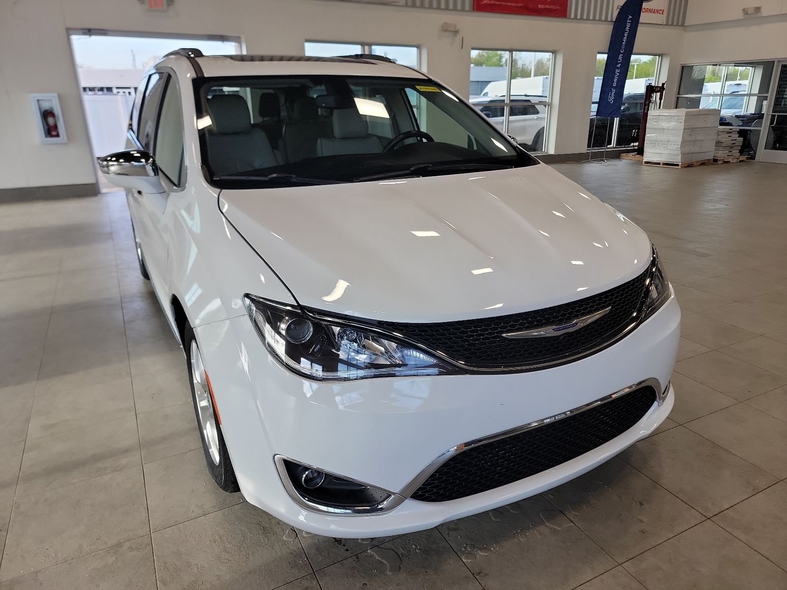 Thumbnail: 2020 Chrysler Pacifica - 4