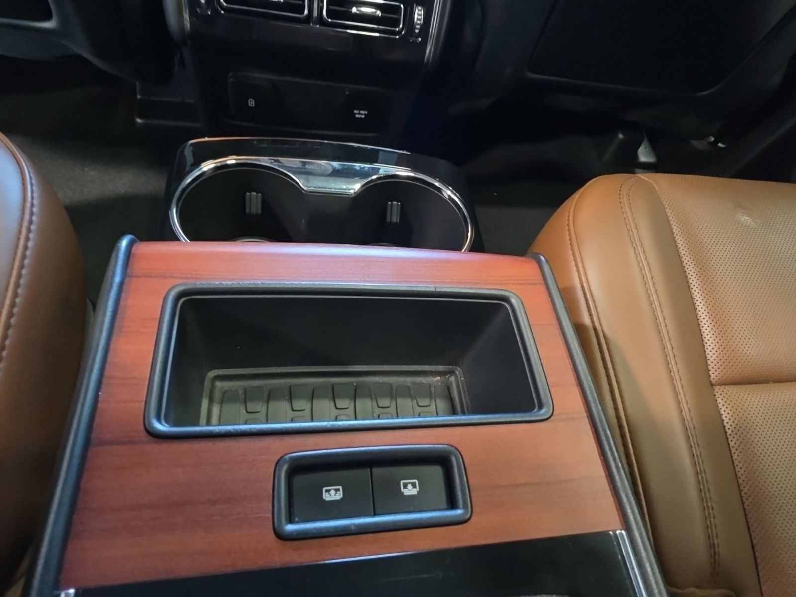 Thumbnail: 2020 Lincoln Aviator - 39